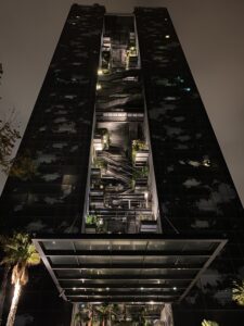 Krásy architektury v Barceloně - otevřený mrakodrap
